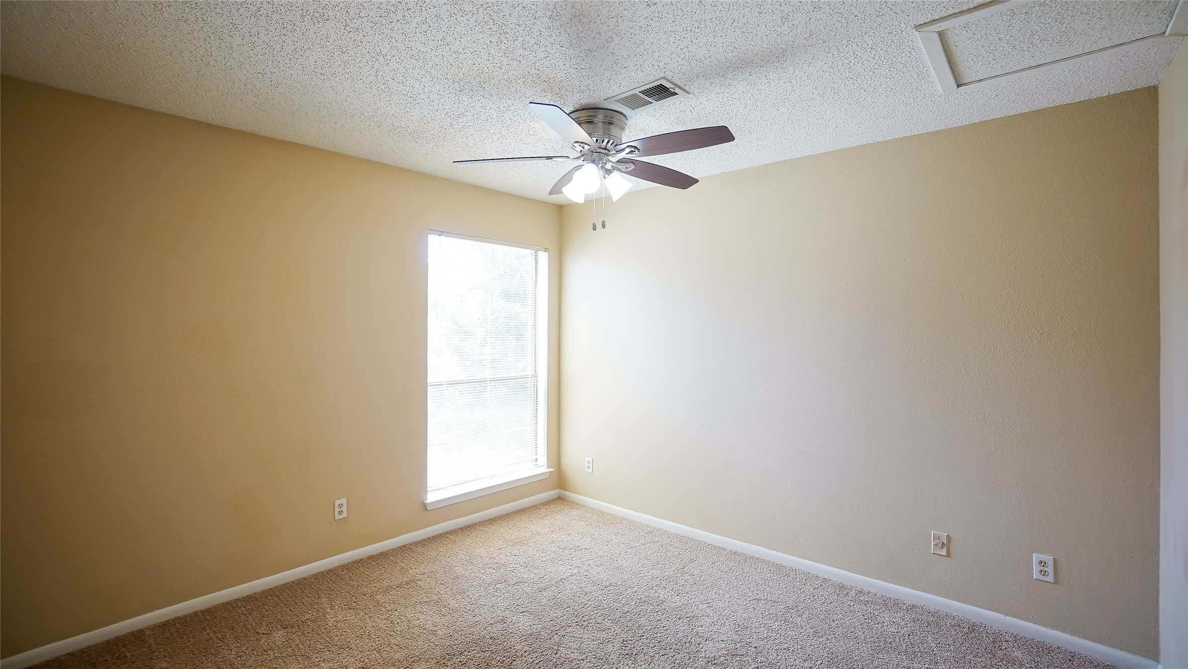 2277 South Kirkwood Road, Unit 507 Houston, TX 77077 - Photo 23 of 34 Second bedroom