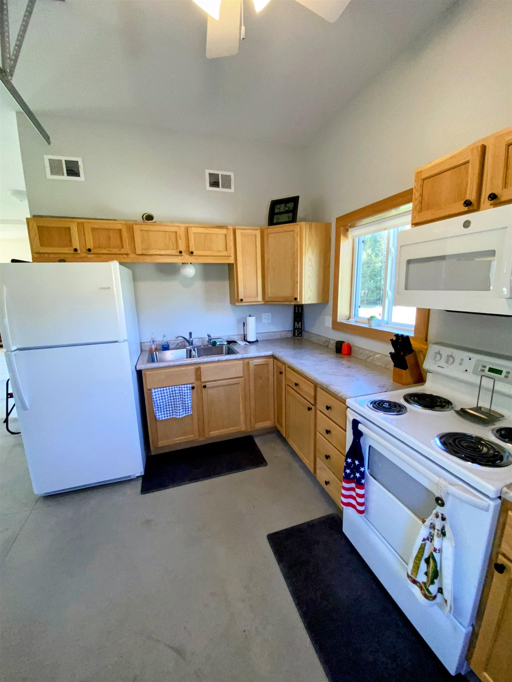 170326 Irvings Way Rosholt, WI 54473 - Photo 3 of 23
