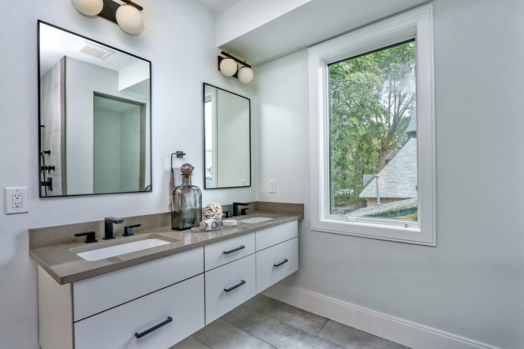 75 Greenough Street, Unit PH Brookline, MA 02445 - Photo 23 of 30