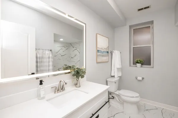 $349,998 | 4558 South King Drive, Unit 6, Chicago, IL 60653