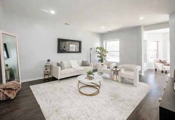 $349,998 | 4558 South King Drive, Unit 6, Chicago, IL 60653
