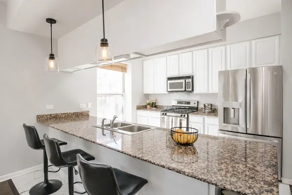 $349,998 | 4558 South King Drive, Unit 6, Chicago, IL 60653