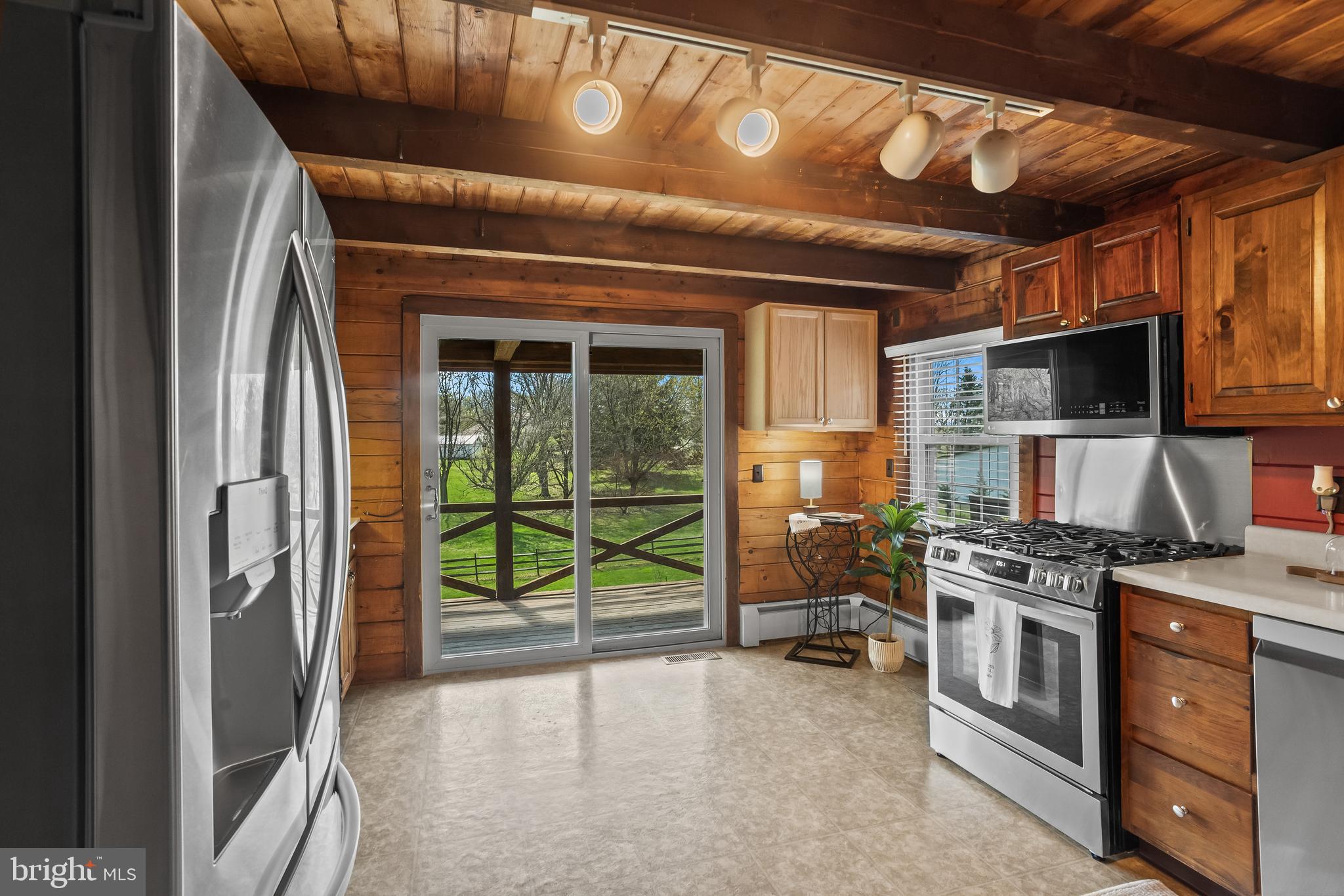 1570 Woodberry Road York, PA 17408 - Photo 17 of 56 Kitchen