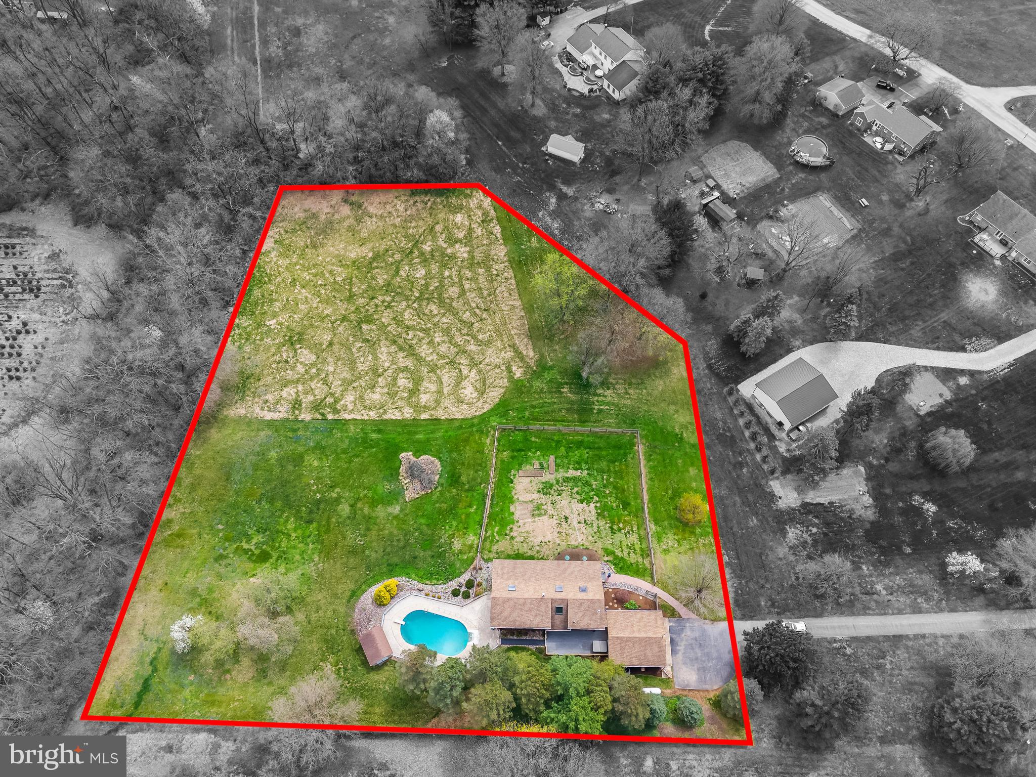 1570 Woodberry Road York, PA 17408 - Photo 52 of 56