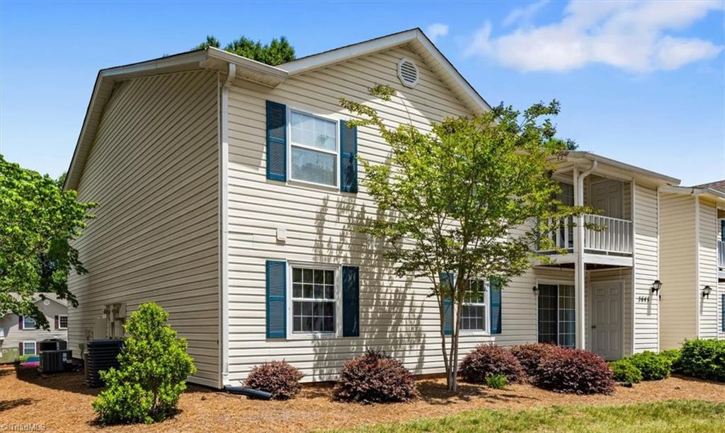 5643 Hornaday Road, Unit D Greensboro, NC 27409 - Photo 3 of 27 Gallery Image 3