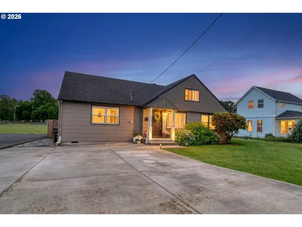 $399,900 | 165 North Vernonia Road, St. Helens, OR 97051
