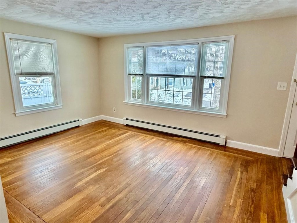14 Amanda Street Cranston, RI 02920 - Photo 5 of 26