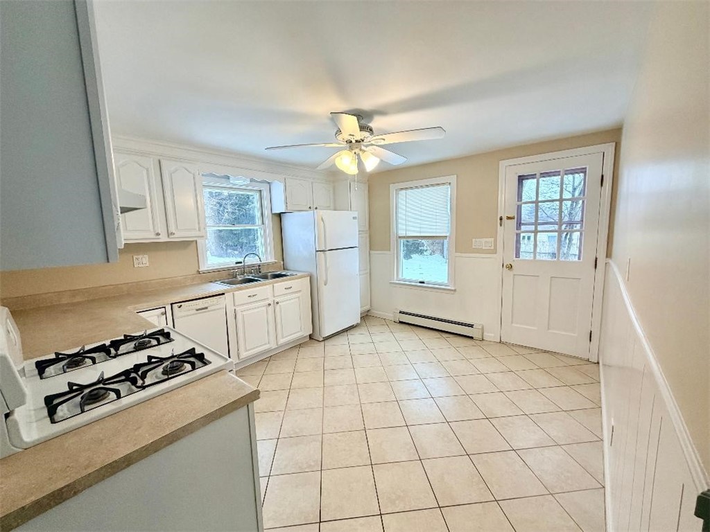 14 Amanda Street Cranston, RI 02920 - Photo 7 of 26
