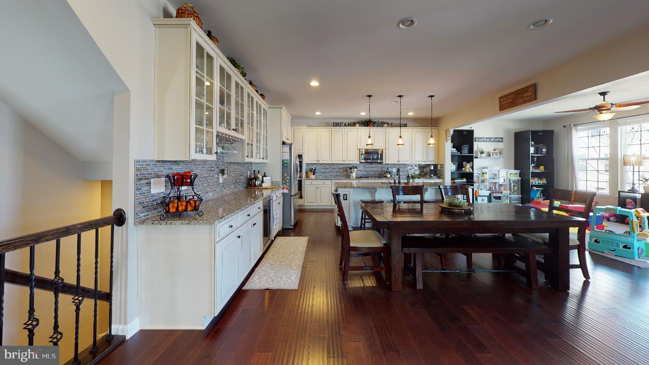 22432 Newcut Road Clarksburg, MD 20871 - Photo 7 of 44 Main dining