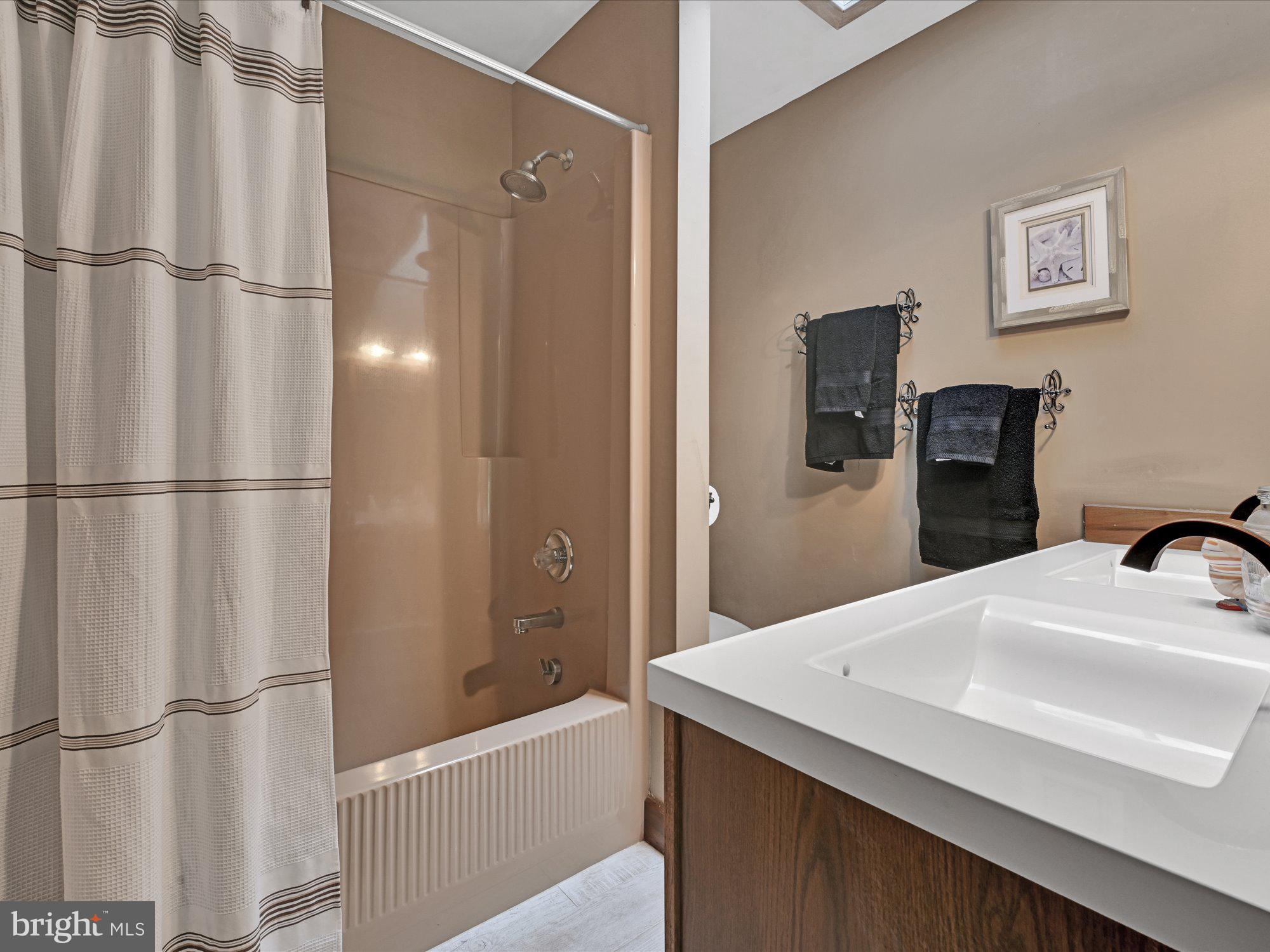 652 Valley Road Quarryville, PA 17566 - Photo 29 of 58 Full Bath