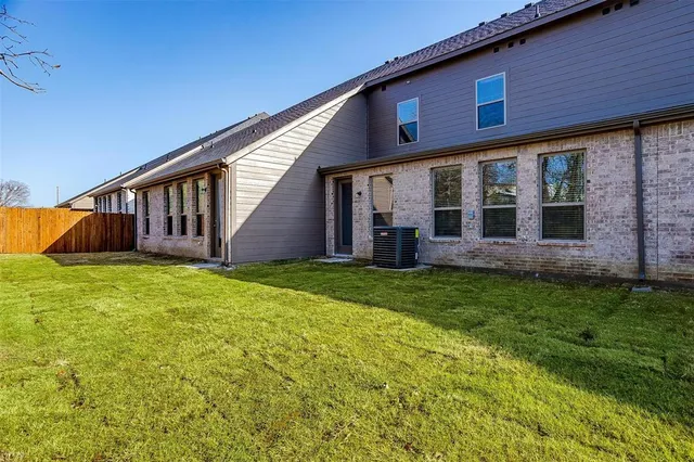 $349,990 | 6921 Yellow Hammer Way, Arlington, TX 76001