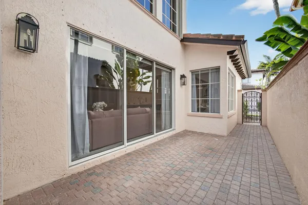 $1,250,000 | 26 Stoney Drive, Palm Beach Gardens, FL 33410