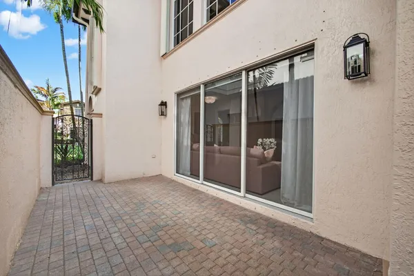 $1,250,000 | 26 Stoney Drive, Palm Beach Gardens, FL 33410
