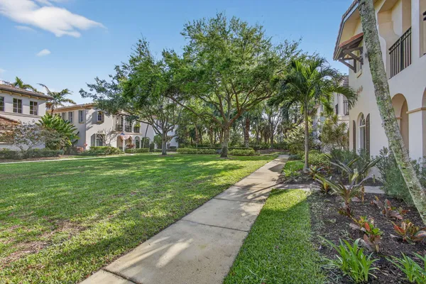 $1,250,000 | 26 Stoney Drive, Palm Beach Gardens, FL 33410