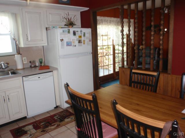 534 Mountain View Road Nazareth, PA 18064 - Photo 4 of 40 Another view of the kitchen looking toward the din