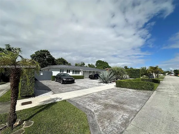 $1,100 | 46-xx Sw 89th Place, Miami, FL 33165