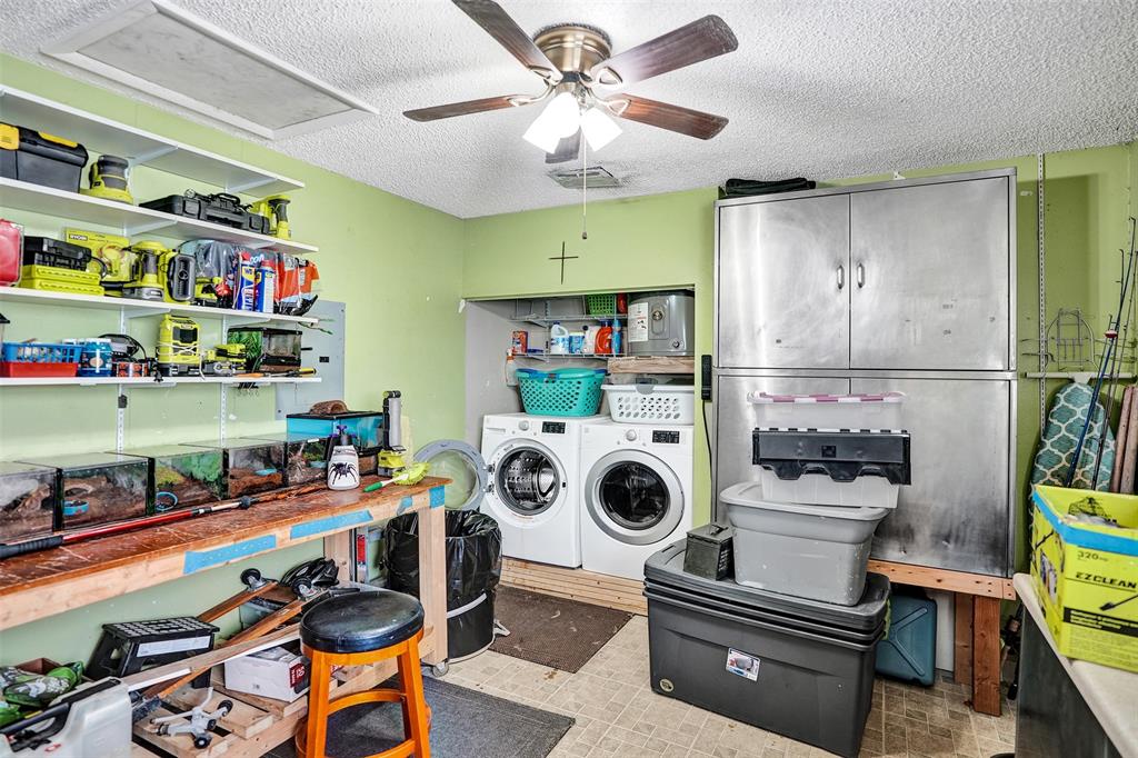 1073 Southwest 119th Avenue Davie, FL 33325 - Photo 14 of 17