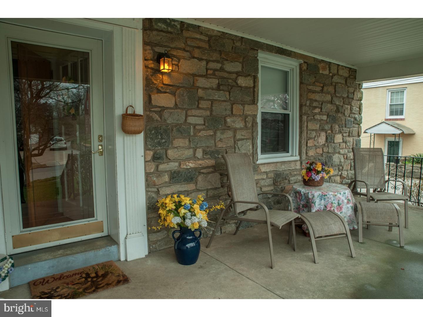 236 Hawthorne Road Morton, PA 19070 - Photo 4 of 25 Porch