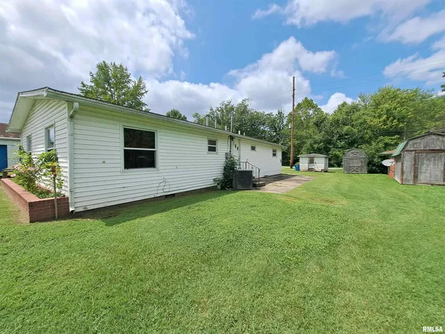 $59,000 | 210 North Chestnut Street, De Soto, IL 62924