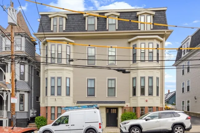 $3,000 | 44 West Eagle Street, Unit 1, Boston, MA 02128