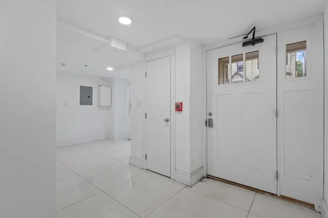 $3,000 | 44 West Eagle Street, Unit 1, Boston, MA 02128