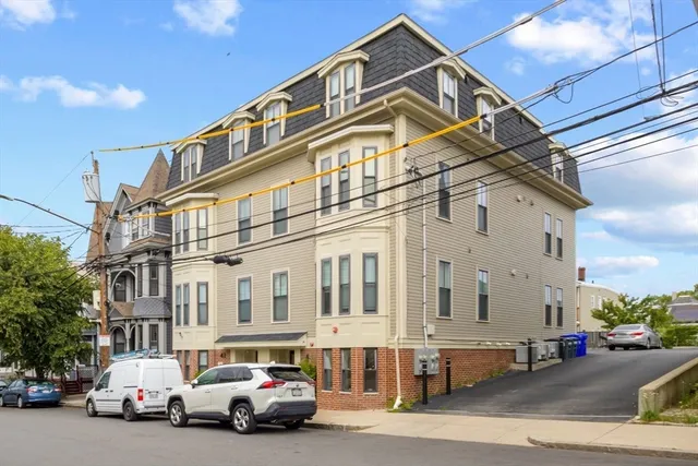 $3,000 | 44 West Eagle Street, Unit 1, Boston, MA 02128