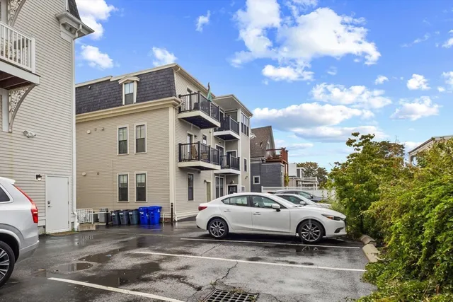 $3,000 | 44 West Eagle Street, Unit 1, Boston, MA 02128
