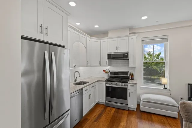 $3,000 | 44 West Eagle Street, Unit 1, Boston, MA 02128