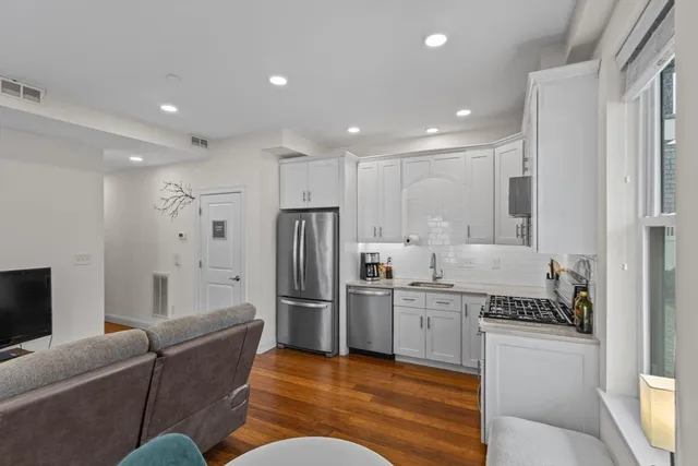 $3,000 | 44 West Eagle Street, Unit 1, Boston, MA 02128