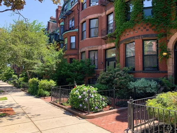 $659,000 | 388 Marlborough Street, Unit 2, Boston, MA 02115