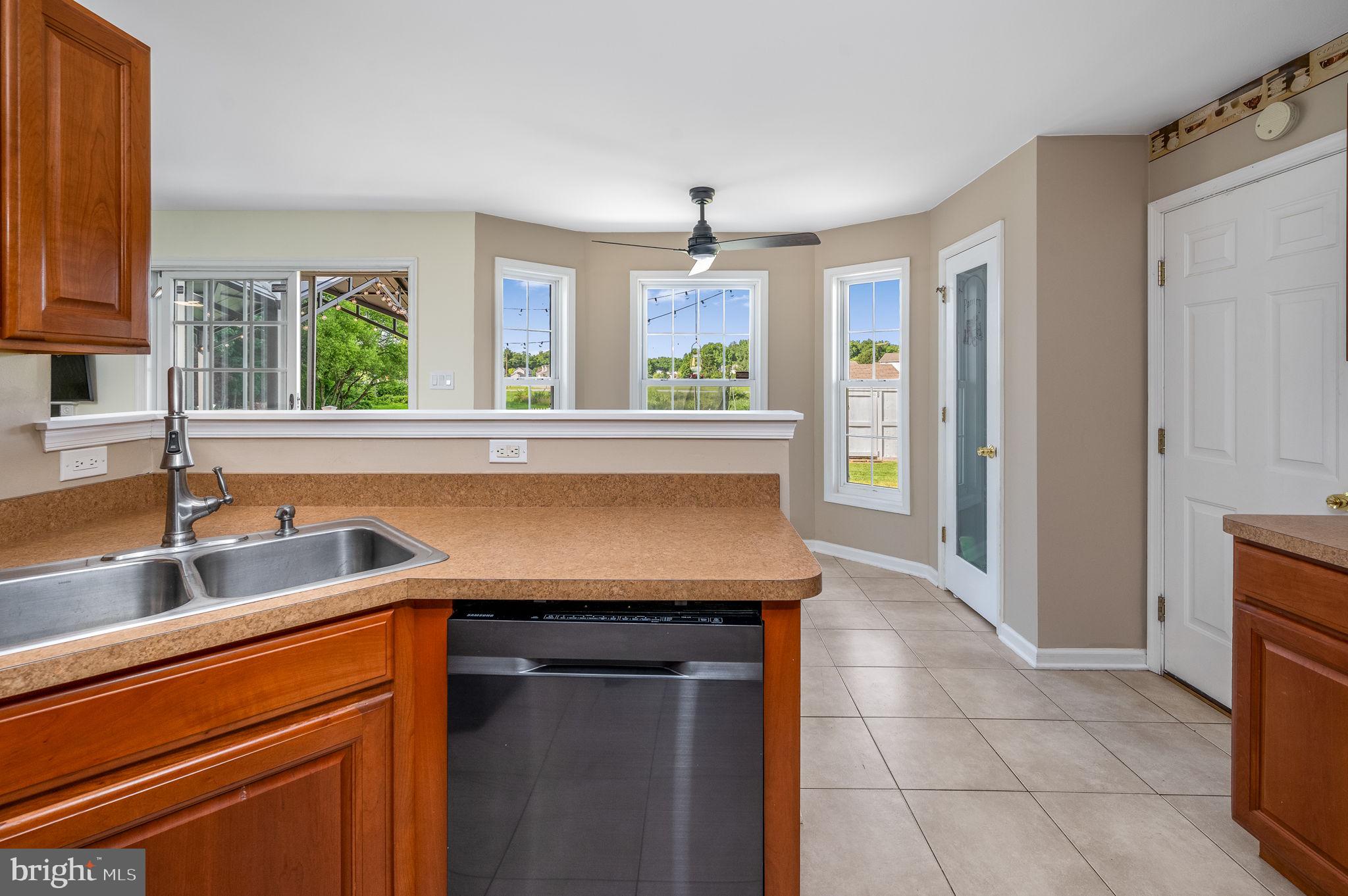 12 Radcliffe Court Elkton, MD 21921 - Photo 11 of 40 Kitchen