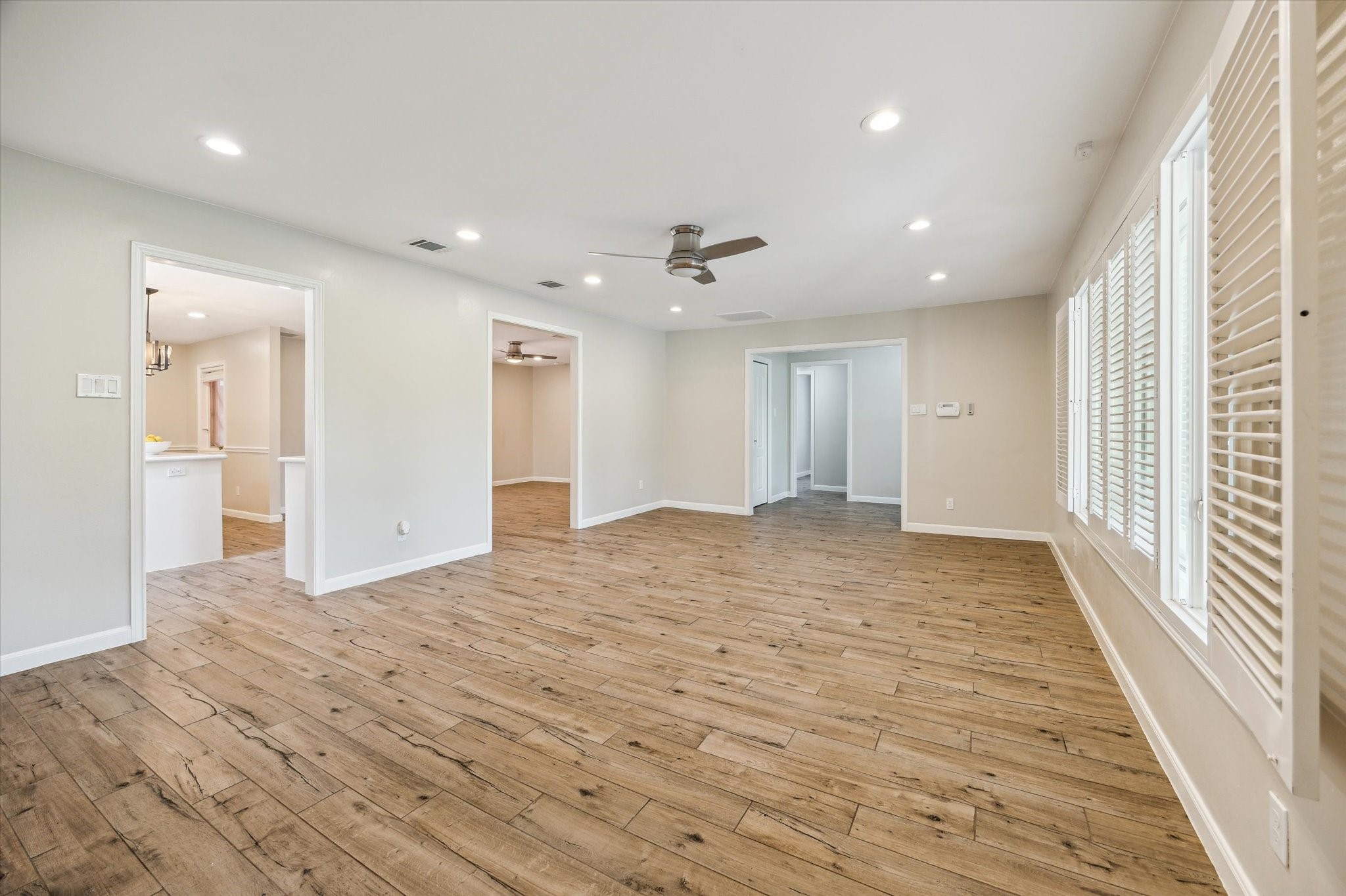 5118 Indigo Street Houston, TX 77096 - Photo 5 of 20