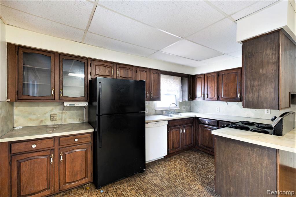 4138 Lapeer Road Burton, MI 48509 - Photo 8 of 41 Gallery Image 8