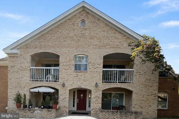 $400,000 | 5804 Cove Landing Road, Unit 201, Burke, VA 22015