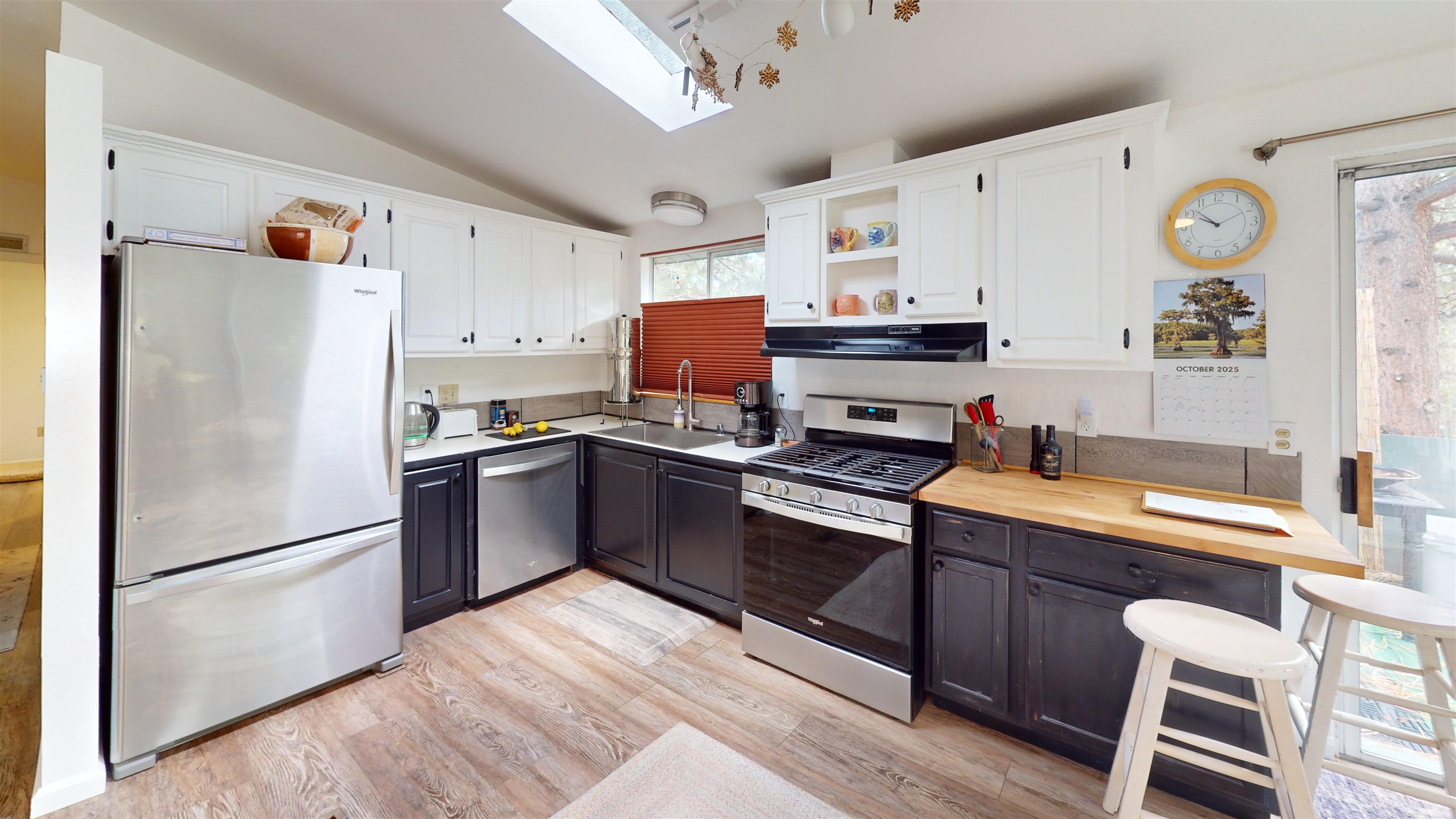 100 Ski Trails Road Mammoth Lakes, CA 93546 - Photo 3 of 30