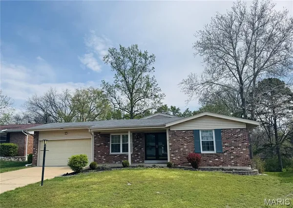 $349,900 | 4905 Milsmar Drive, St. Louis, MO 63128