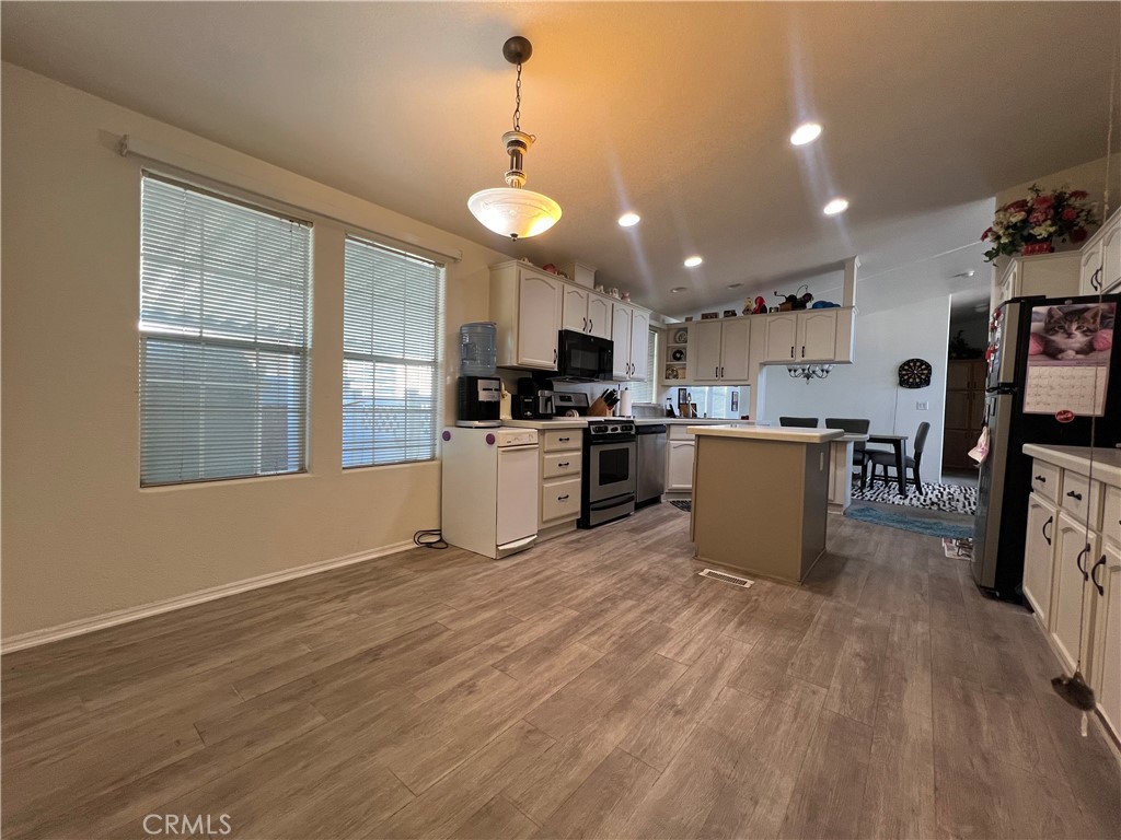 10550 Western Avenue, Unit 43 Stanton, CA 90680 - Photo 25 of 27 Breakfast Area