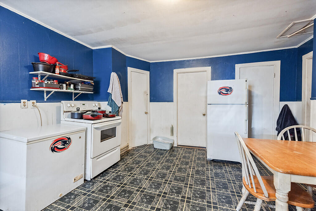 10 Gray Street Waterville, ME 04901 - Photo 7 of 27 05_BP5A1952_DxO_mls