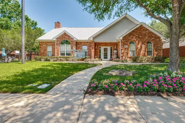 $300,000 | 1004 Bridges Drive, Arlington, TX 76012