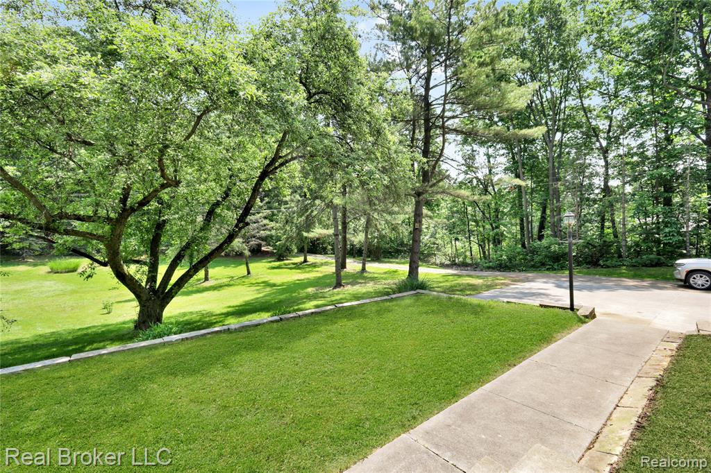 1620 Perry Lake Road Ortonville, MI 48462 - Photo 33 of 39 Gallery Image 33