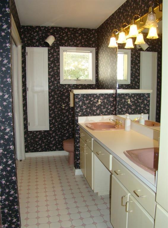 186 Cedarwood Road Auburn, ME 04210 - Photo 25 of 35 Main bathroom with laundry and...