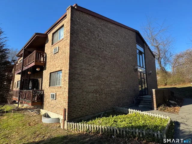 $144,900 | 235 Henry Avenue, Unit 12G, Stratford, CT 06614