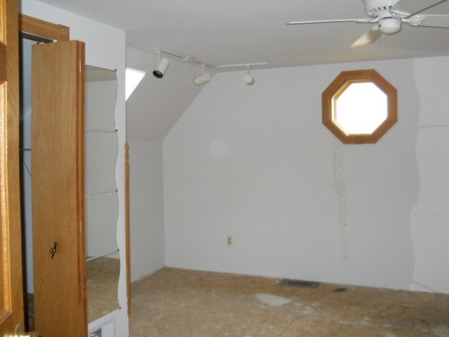 12490 Bryce Road Emmett, MI 48022 - Photo 18 of 26 31082497-17.JPG