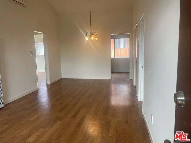 $2,900 | 1249 1/2 North Virgil Avenue, Los Angeles, CA 90029