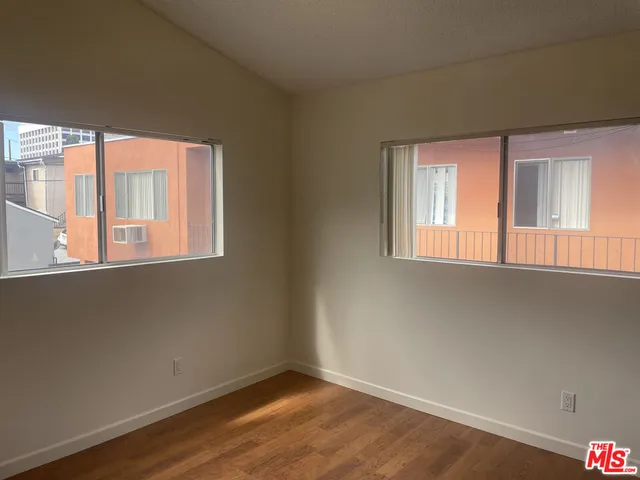 $2,900 | 1249 1/2 North Virgil Avenue, Los Angeles, CA 90029