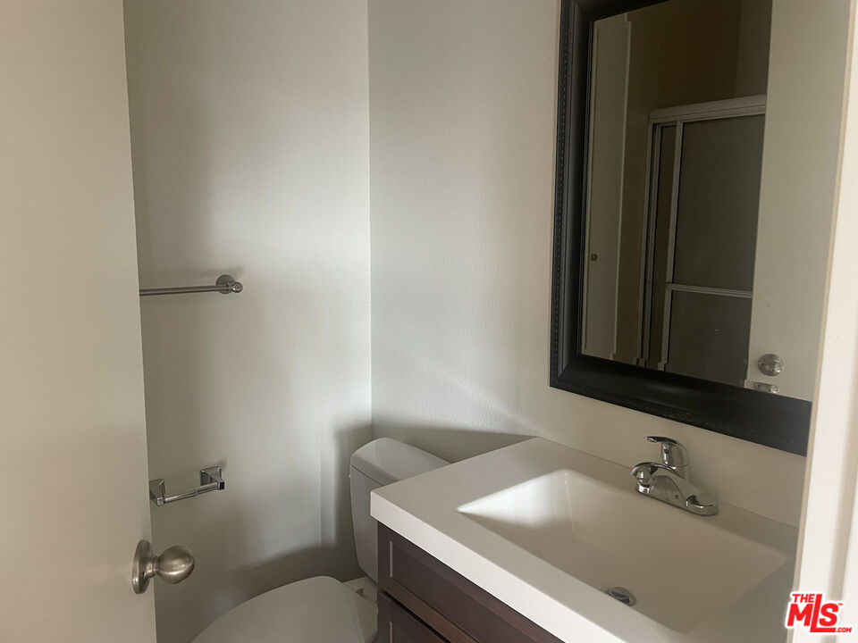 1249 1/2 North Virgil Avenue Los Angeles, CA 90029 - Photo 10 of 10