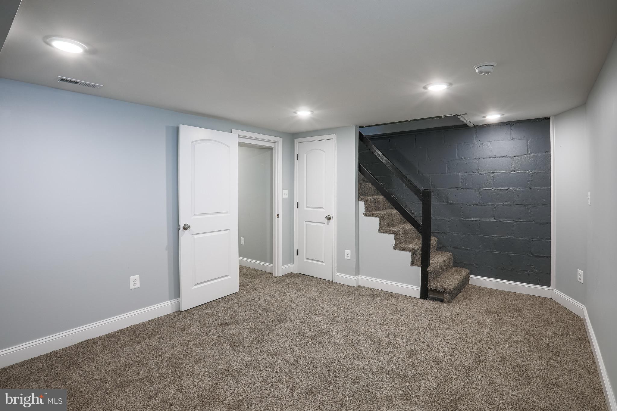 4209 Roland View Avenue Baltimore, MD 21215 - Photo 13 of 21 Family Room