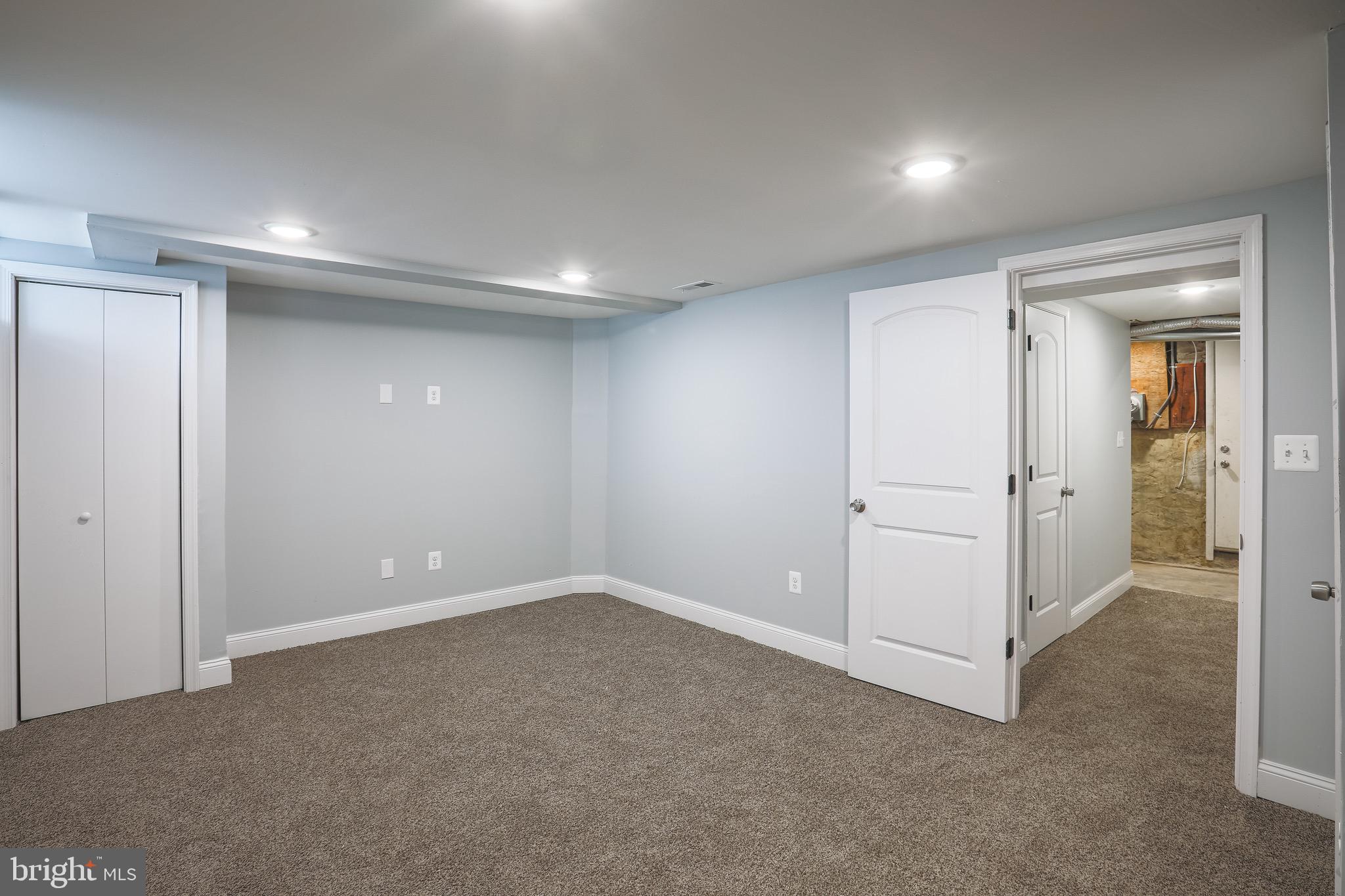 4209 Roland View Avenue Baltimore, MD 21215 - Photo 14 of 21 Family Room