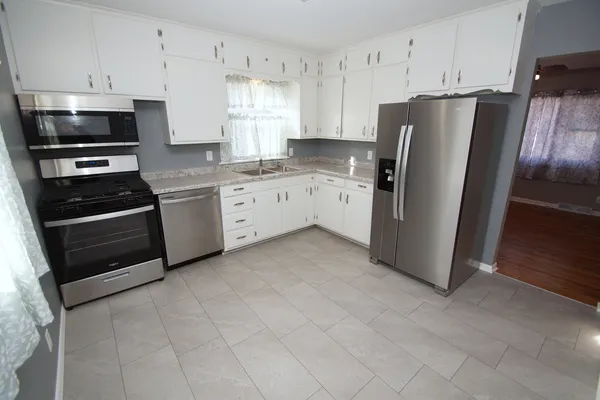 $220,000 | 6711 Ridge Drive, Davenport, IA 52806