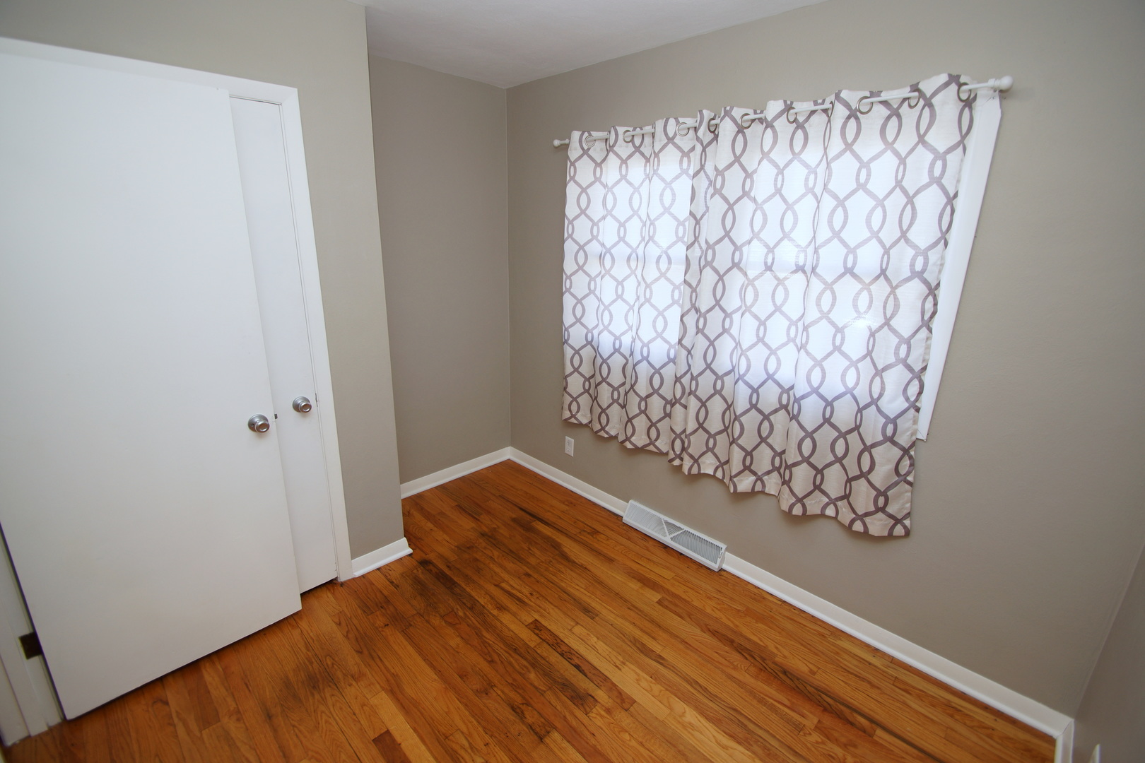 6711 Ridge Drive Davenport, IA 52806 - Photo 10 of 25